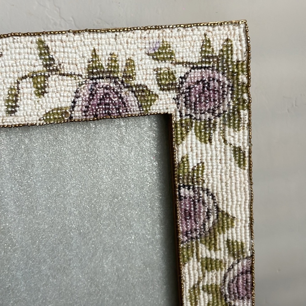 •| beaded picture frame - Picture 5 of 9